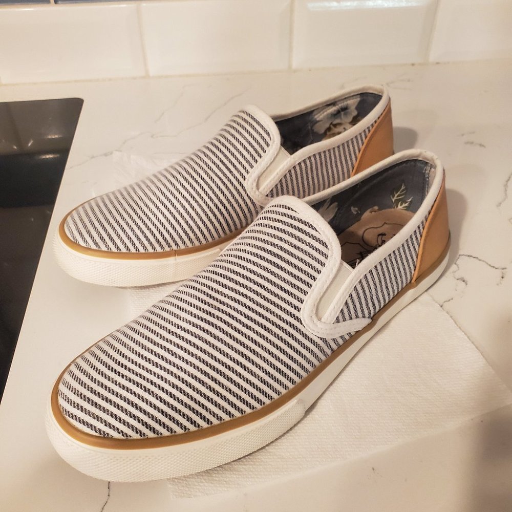 Women's Margaritaville Striped Shoes | Size 8.5